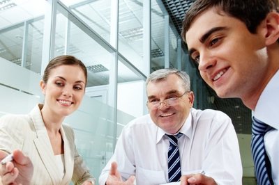 商務(wù)信息咨詢 賦能企業(yè)決策的智慧導(dǎo)航